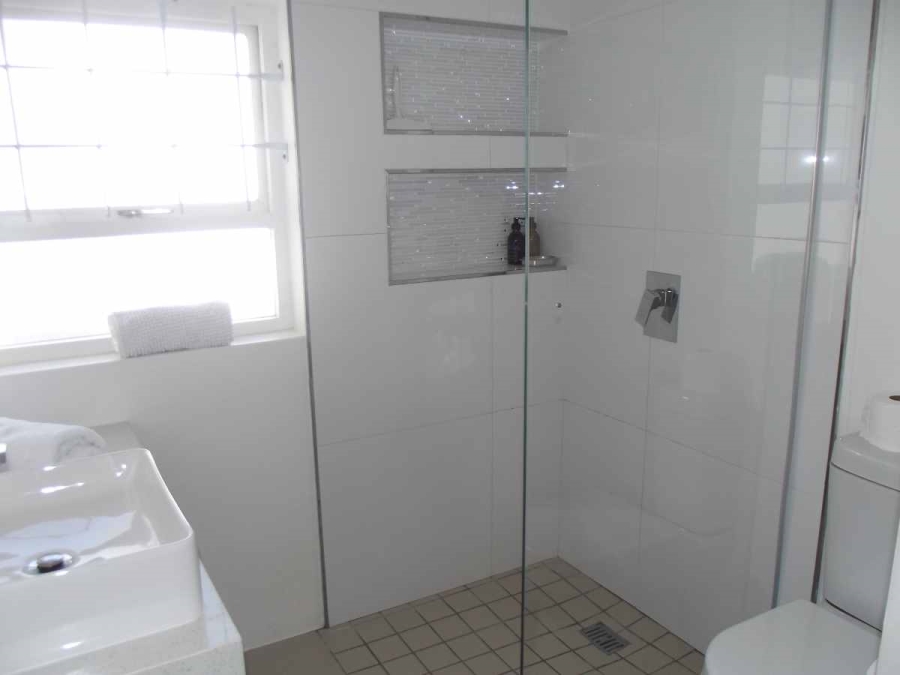 5 Bedroom Property for Sale in Bloubergstrand Western Cape